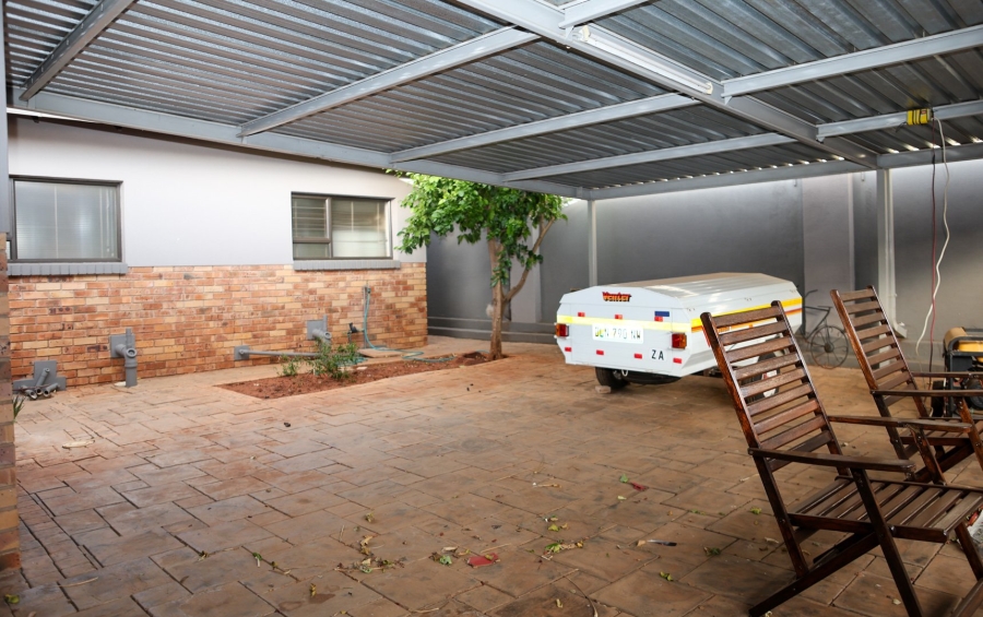 3 Bedroom Property for Sale in Wilkoppies North West